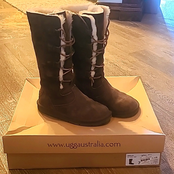Women's Ugg Whitley Boots - Picture 1 of 4